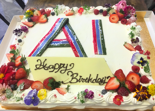 歌手・AIさんのライブでロゴ入りオーダーメイドケーキ！