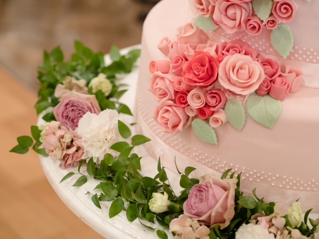結婚式の二次会のケーキってどんなのがあるの 種類と選び方のポイントを解説 Sampaguita