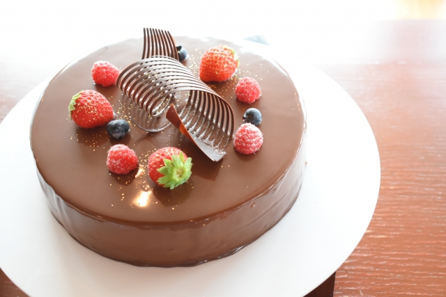 チョコのバースデーケーキを東京でお探しならオーダーメイド専門の当店がお得 Sampaguita